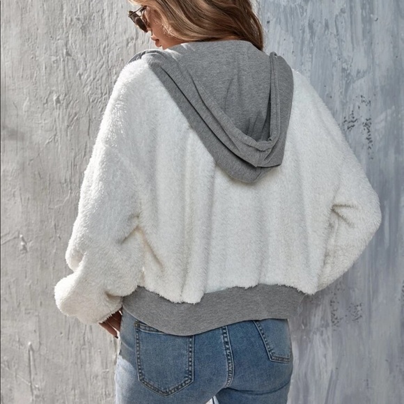 🥛 Fuzzy detail hoody 🥛 - Picture 2 of 3